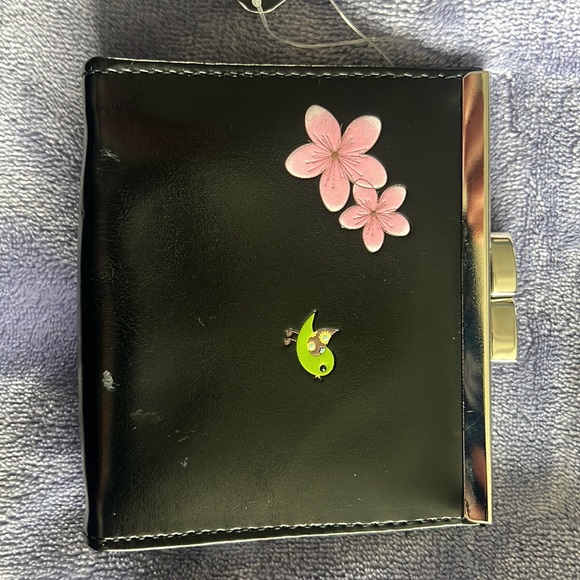 Shag Wear Canada coin purse - Picture 2 of 6